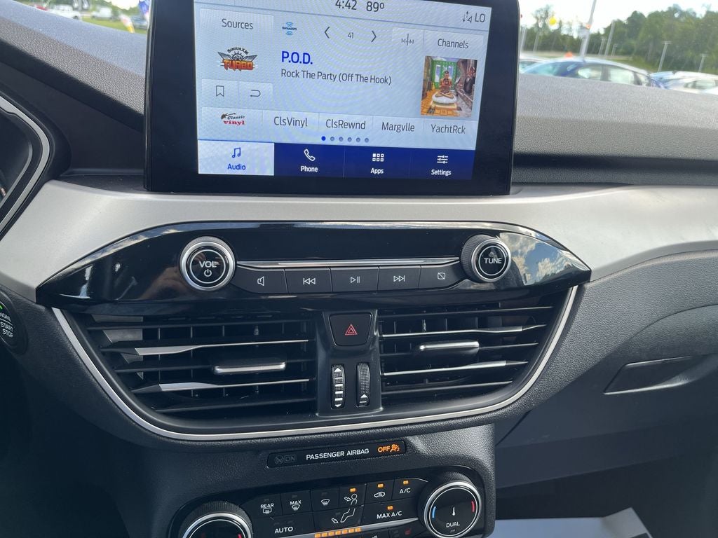 2022 Ford Escape Hybrid SE