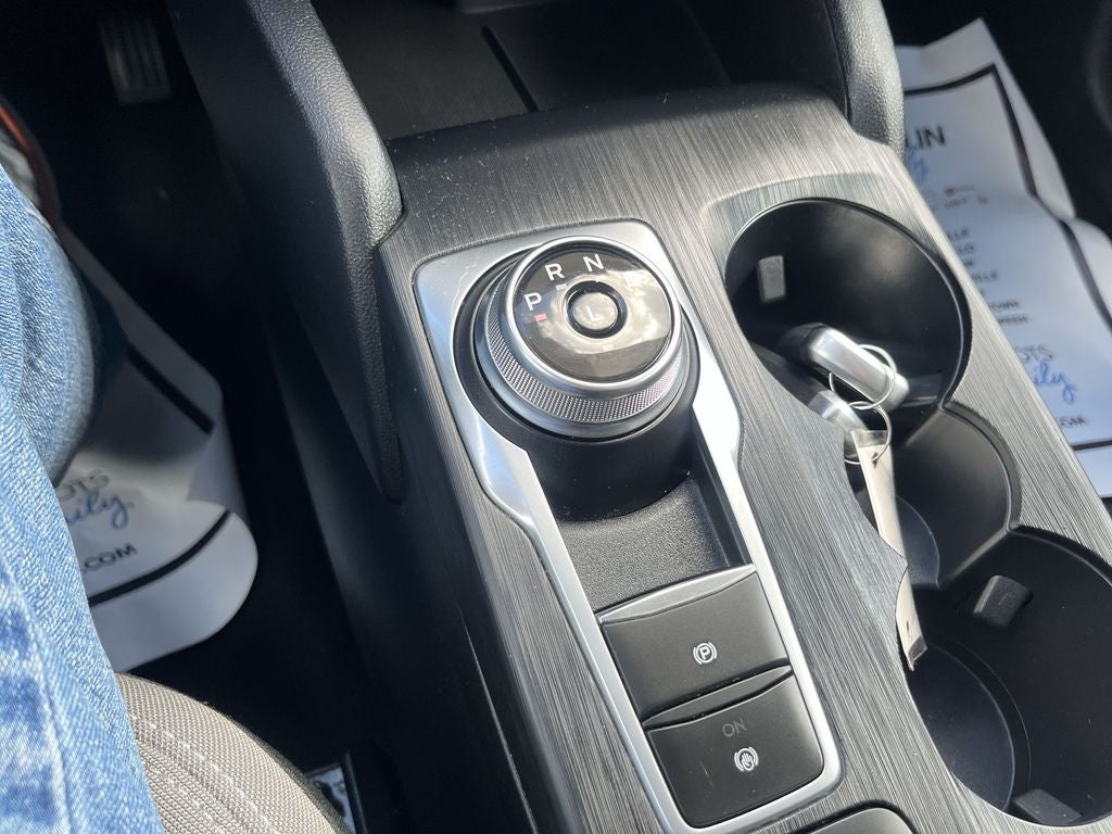 2022 Ford Escape Hybrid SE