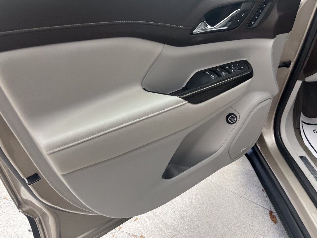 2022 GMC Acadia SLT