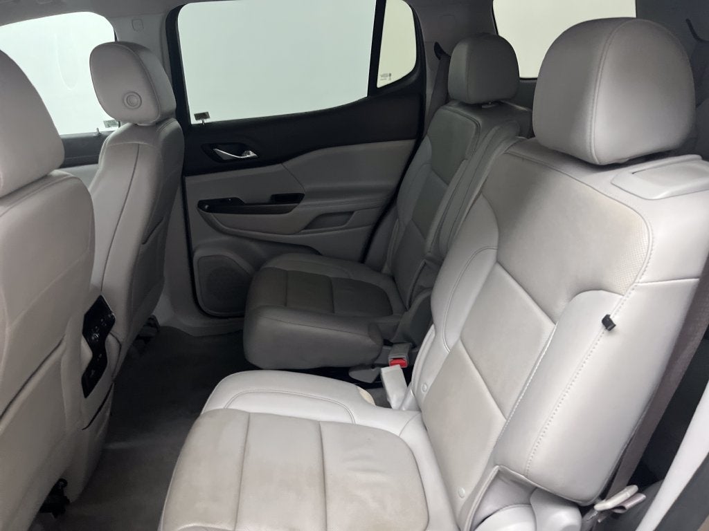2022 GMC Acadia SLT