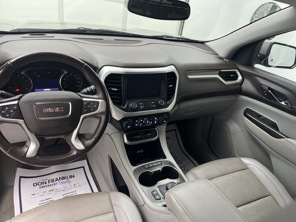 2022 GMC Acadia SLT