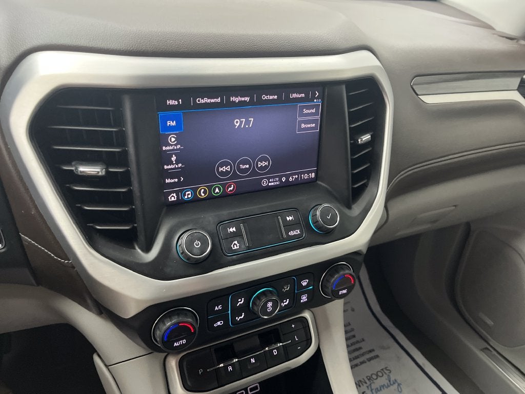2022 GMC Acadia SLT