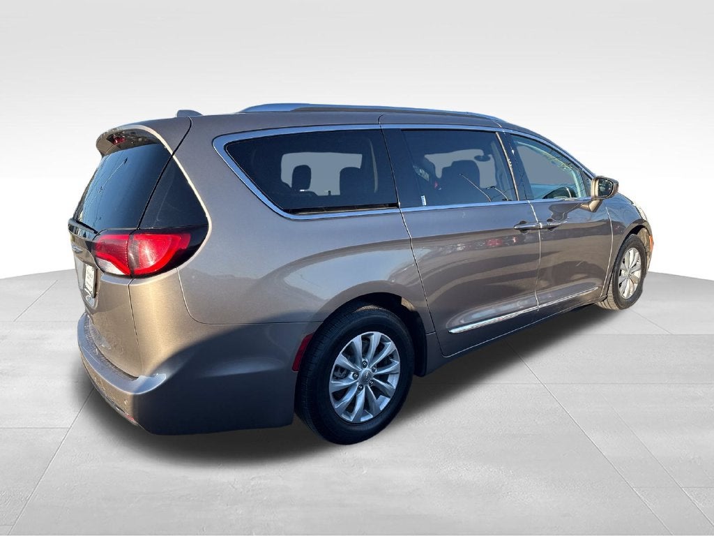 2018 Chrysler Pacifica Touring L Plus