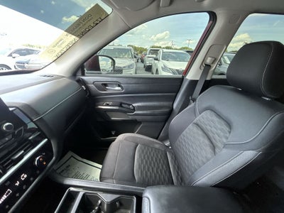 2022 Nissan Pathfinder SV