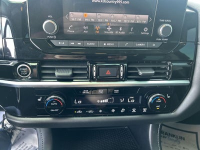 2022 Nissan Pathfinder SV