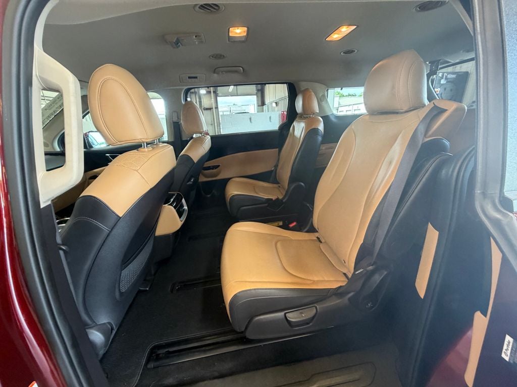 2024 Kia Carnival EX