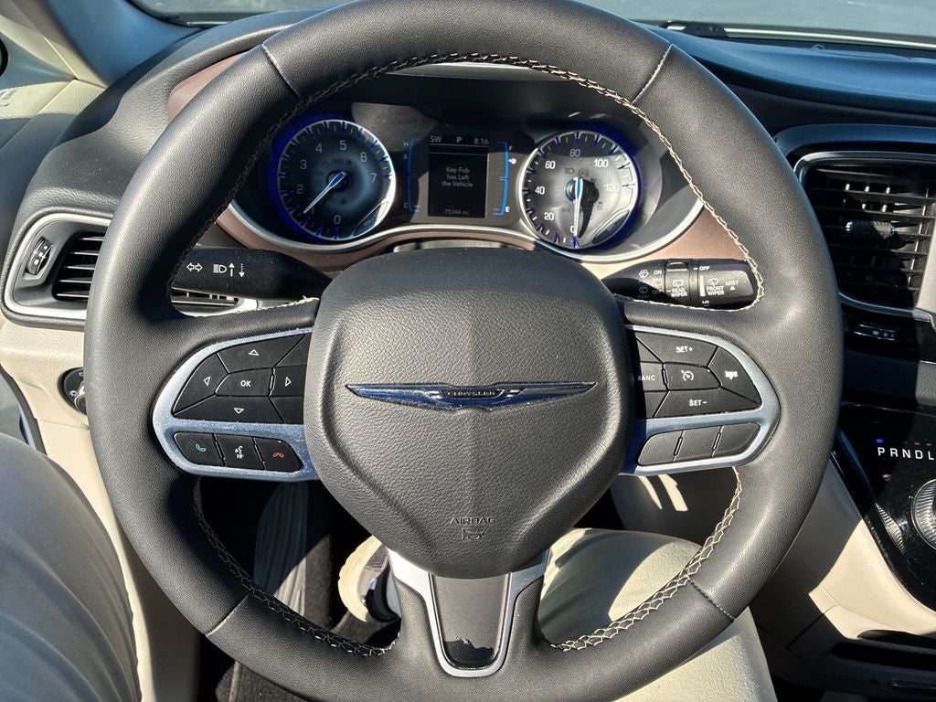 2022 Chrysler Voyager LX
