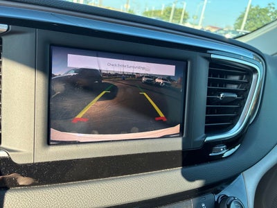2022 Chrysler Voyager LX