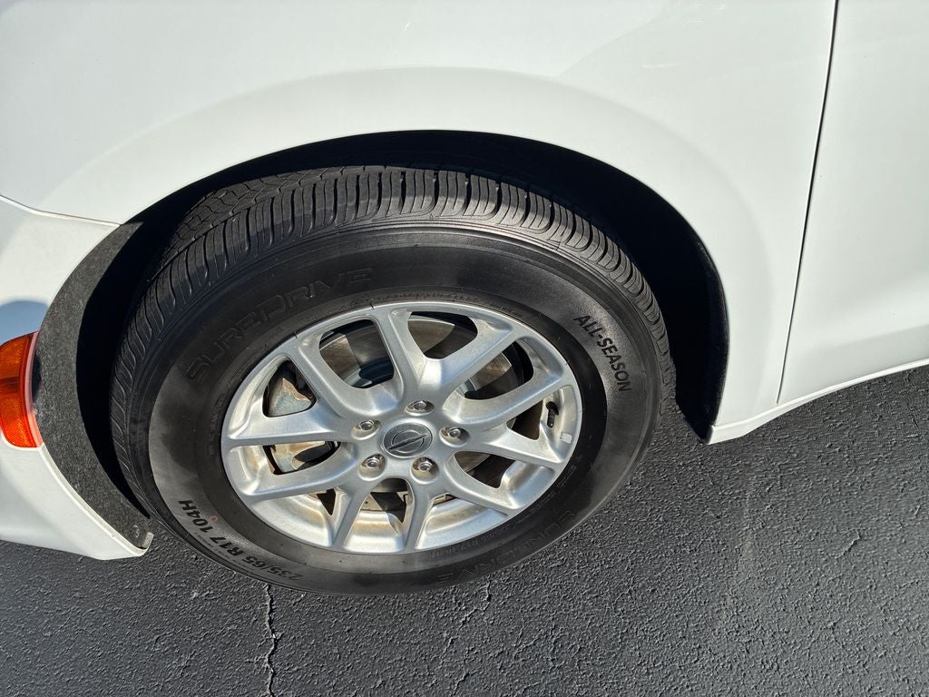 2022 Chrysler Voyager LX