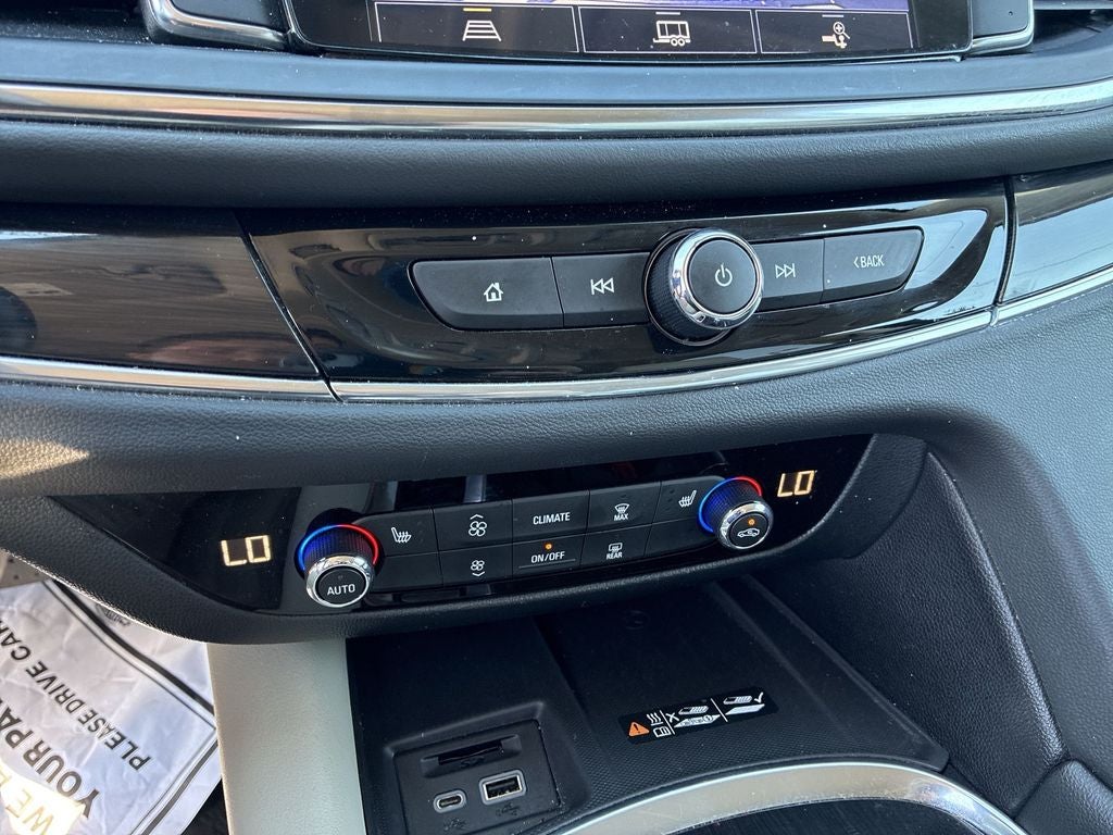 2023 Buick Enclave Essence