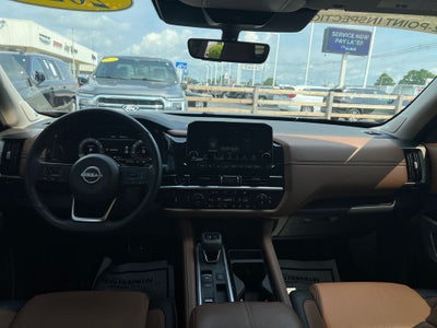2025 Nissan Pathfinder Platinum