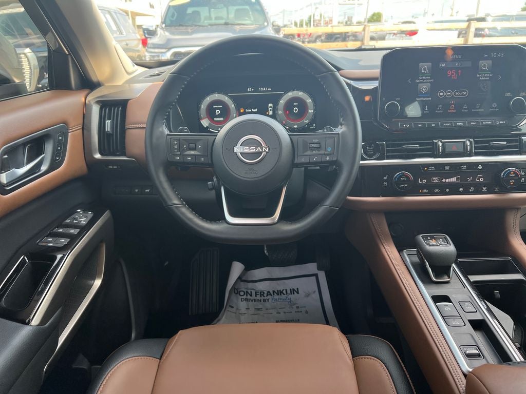2025 Nissan Pathfinder Platinum