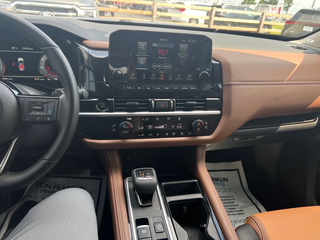 2025 Nissan Pathfinder Platinum