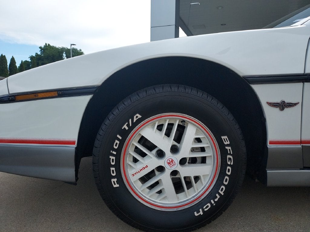 1984 Pontiac Fiero SE