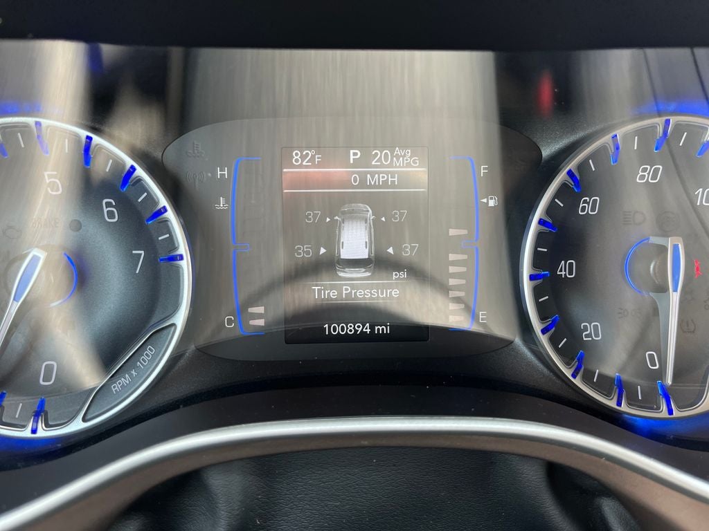 2022 Chrysler Voyager LX