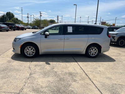 2022 Chrysler Voyager LX