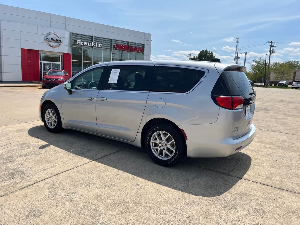 2022 Chrysler Voyager LX