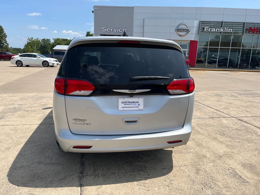 2022 Chrysler Voyager LX