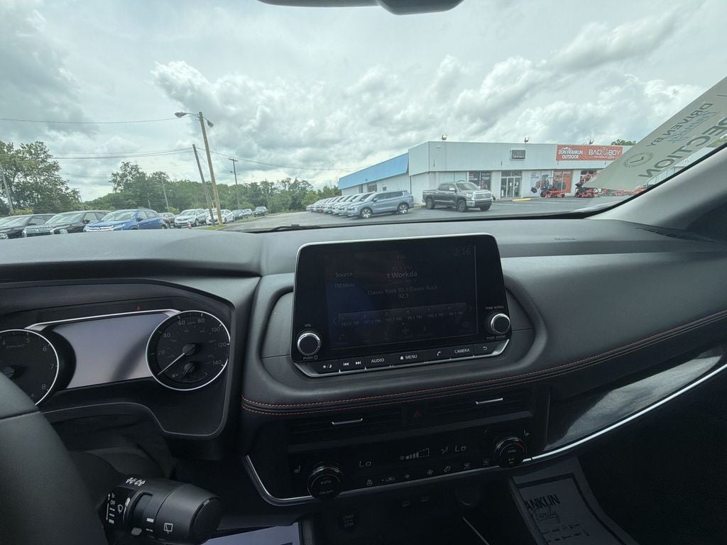 2025 Nissan Rogue Rock Creek