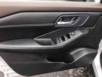 2023 Nissan Rogue SV premium luxury pkg