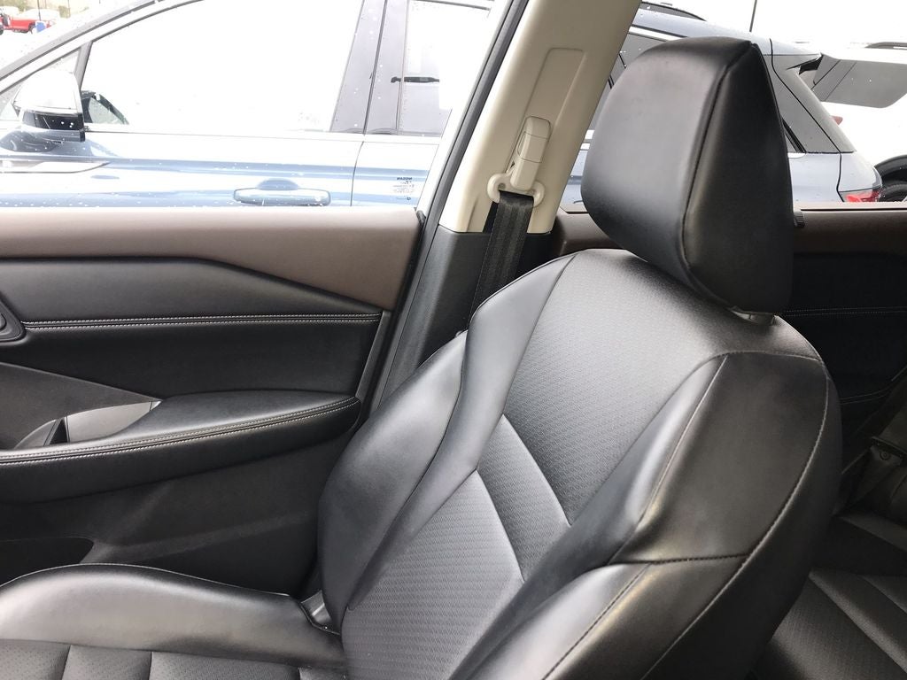2023 Nissan Rogue SV premium luxury pkg