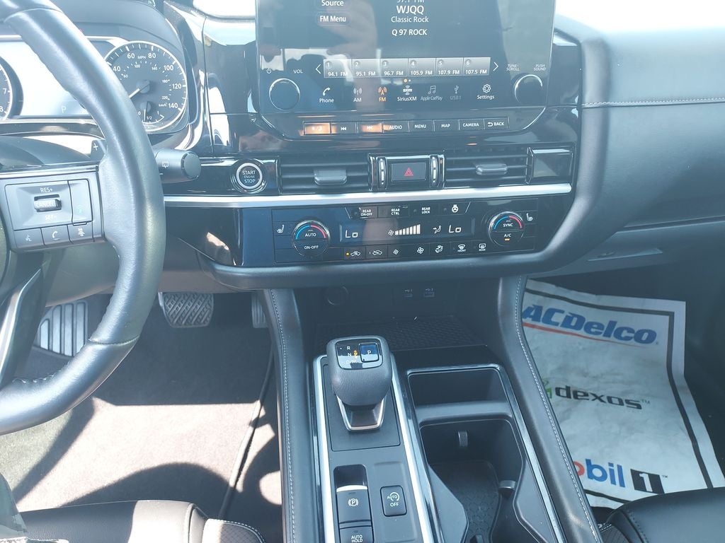 2022 Nissan Pathfinder SL