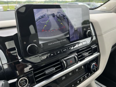 2023 Nissan Pathfinder SL