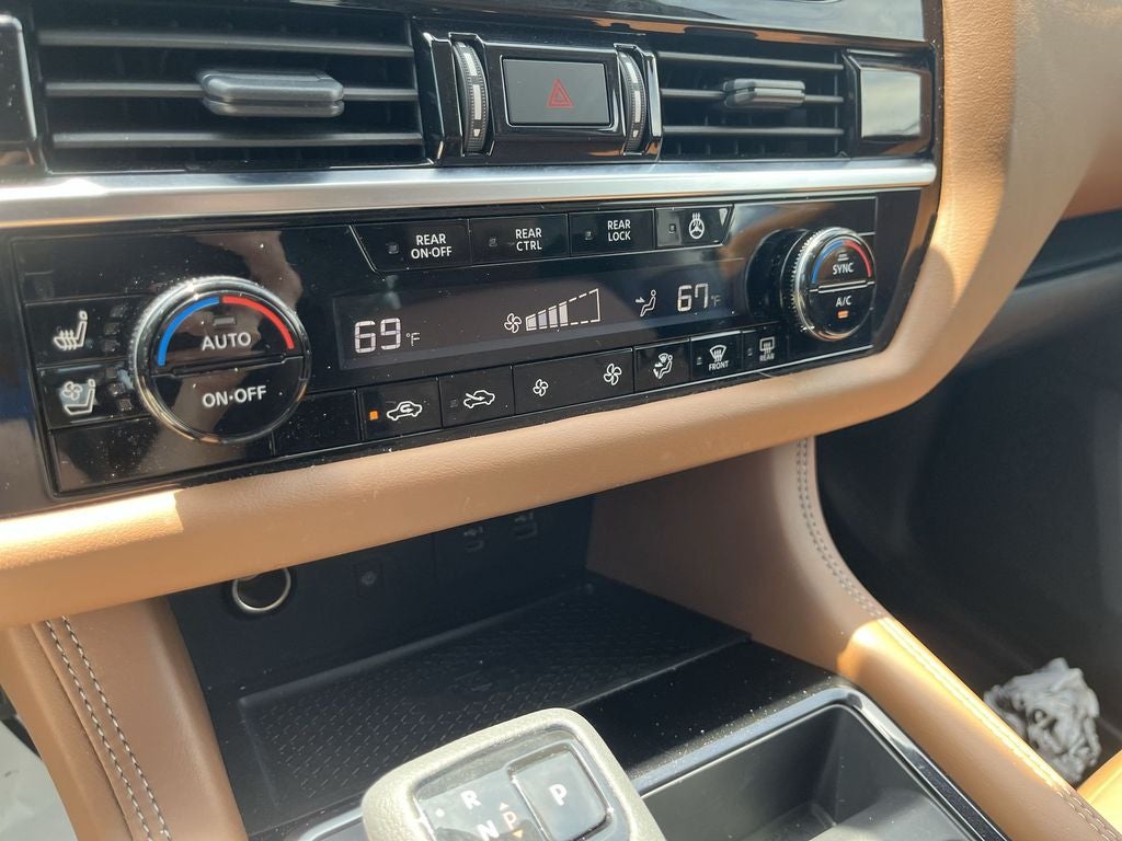 2025 Nissan Pathfinder Platinum