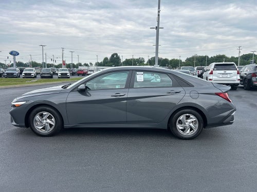 2024 Hyundai Elantra SE