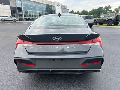 2024 Hyundai Elantra SE