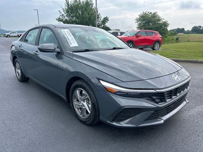 2024 Hyundai Elantra SE
