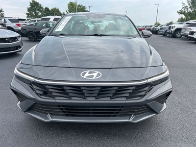 2024 Hyundai Elantra SE