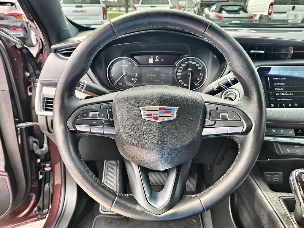 2023 Cadillac XT4 Premium Luxury