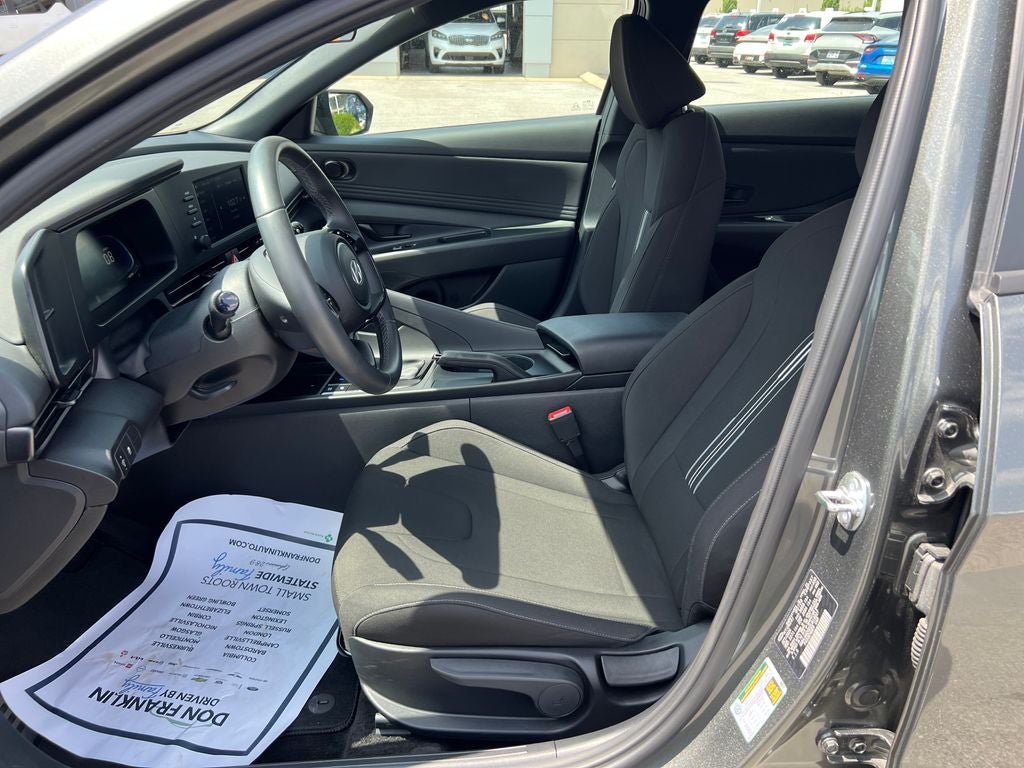 2025 Hyundai Elantra SEL Sport
