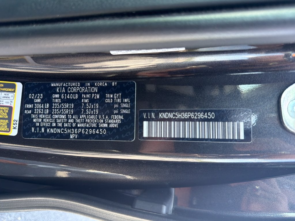 2023 Kia Carnival EX