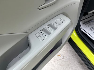 2025 Hyundai Kona SE
