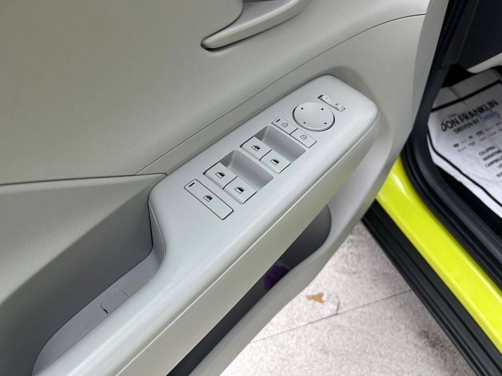 2025 Hyundai Kona SE