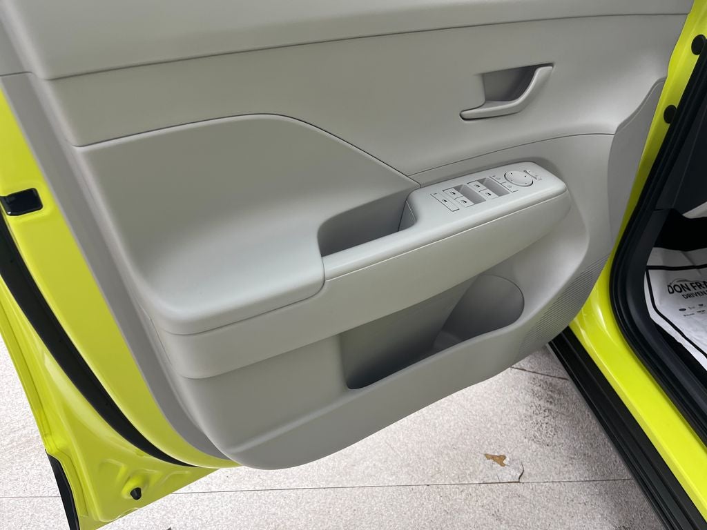 2025 Hyundai Kona SE
