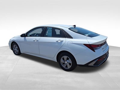 2025 Hyundai Elantra SE