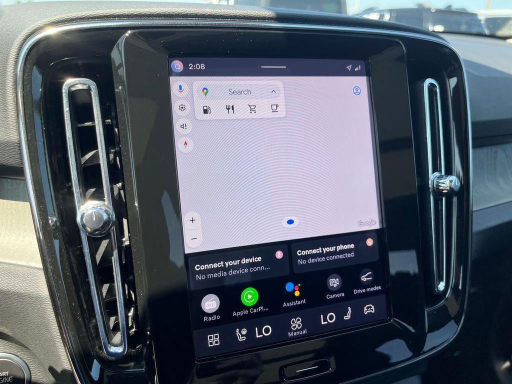 2025 Volvo XC40 B5 Plus Bright Theme