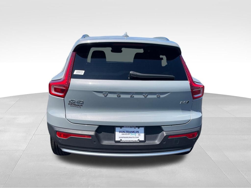 2025 Volvo XC40 B5 Plus Bright Theme