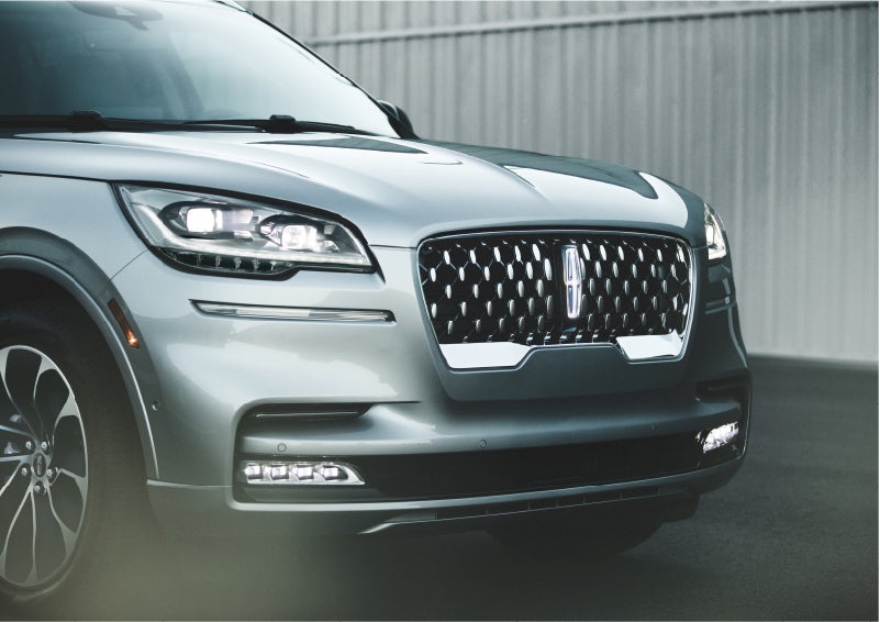 The available adaptive pixel LED headlamps of the 2023 Lincoln Aviator® SUV activated | Don Franklin Lincoln Elizabethtown in Elizabethtown KY