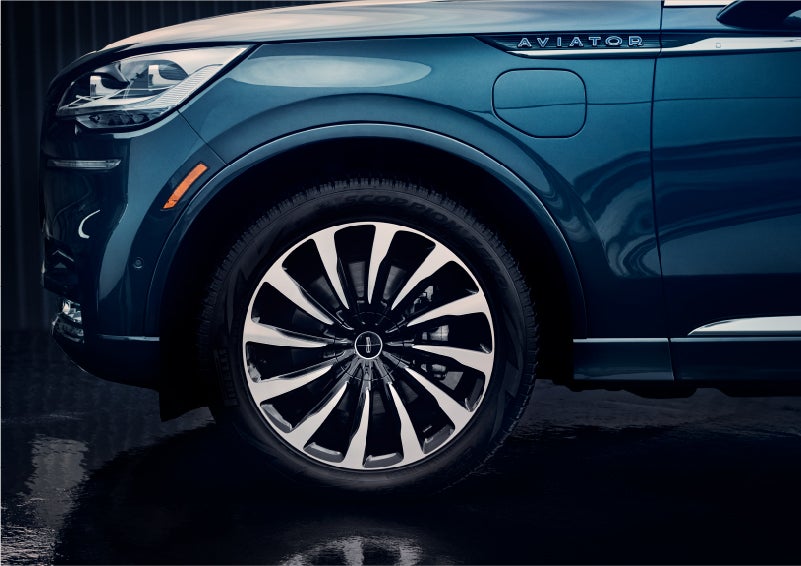 The 2023 Lincoln Aviator® Black Label Grand Touring model with unique 12-spoke wheel | Don Franklin Lincoln Elizabethtown in Elizabethtown KY