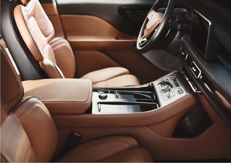 A 2023 Lincoln Aviator® Black Label model is shown in the Flight interior theme | Don Franklin Lincoln Elizabethtown in Elizabethtown KY