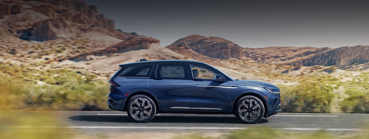 A 2024 Lincoln Nautilus® SUV is being driven in a desert setting. | Don Franklin Lincoln Elizabethtown in Elizabethtown KY