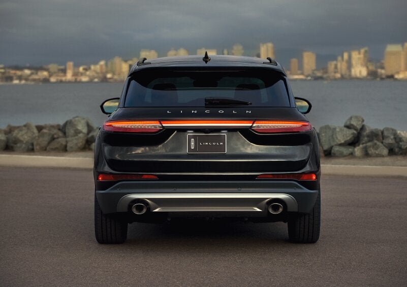The rear lighting of the 2025 Lincoln Corsair® SUV spans the entire width of the vehicle. | Don Franklin Lincoln Elizabethtown in Elizabethtown KY