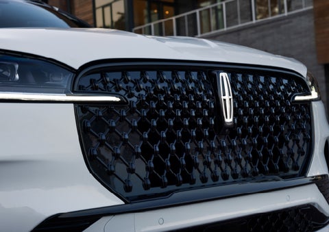 The front grille of a 2026 Lincoln Aviator® SUV is shown. | Don Franklin Lincoln Elizabethtown in Elizabethtown KY